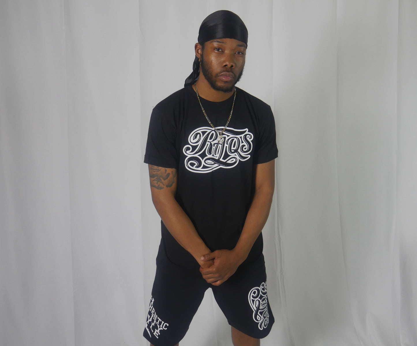 Raqs signature logo Tee (black)